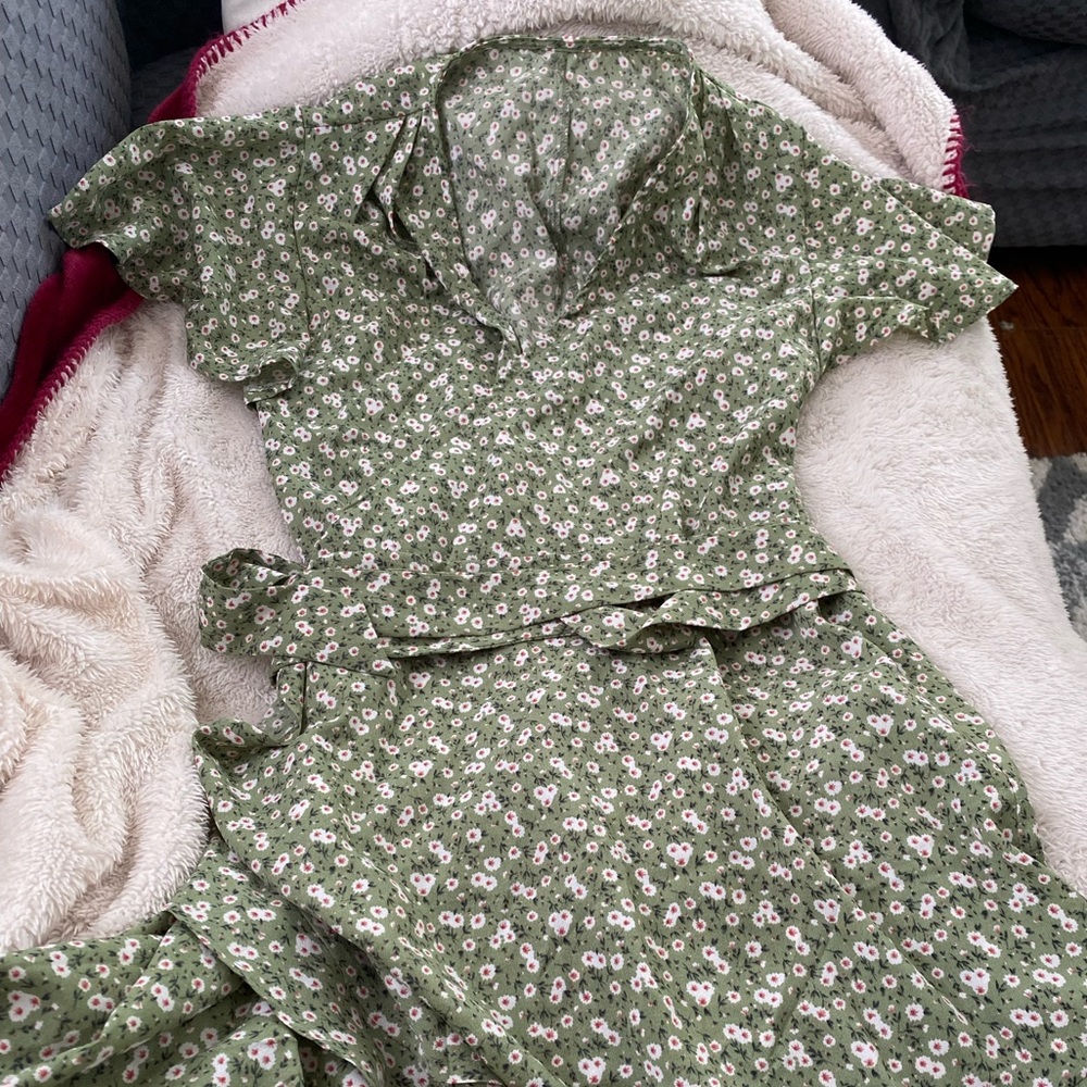 SHEIN green floral wrap dress
